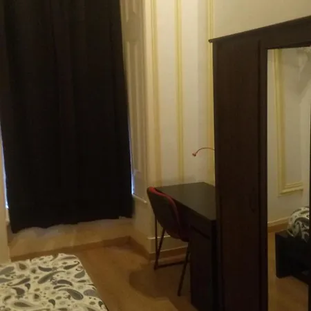 Diamond Economy Ostello