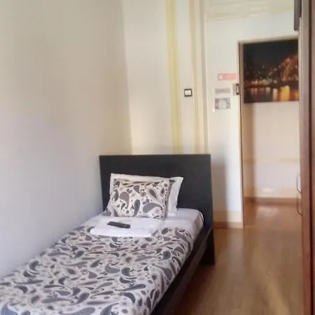 Diamond Economy Hostel Lisbon